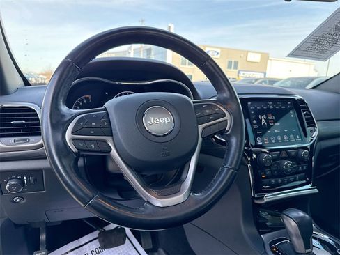 Used 2021 Jeep Grand Cherokee Laredo X image 11