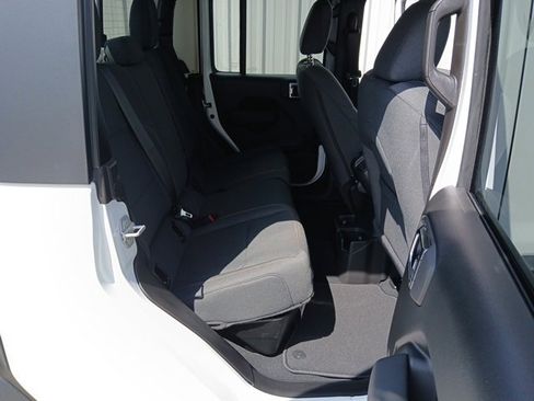 New 2025 Jeep Gladiator Sport image 26