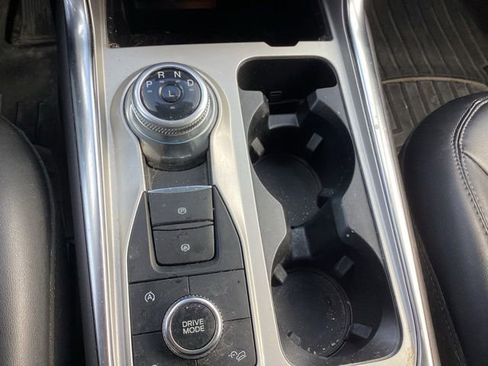 Used 2023 Ford Explorer XLT w/ Equipment Group 202A AWD/4WD image 35