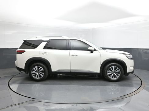 Used 2022 Nissan Pathfinder SL image 26