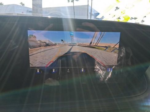 Used 2025 Buick Encore GX Avenir w/ Avenir Technology Package FWD image 11