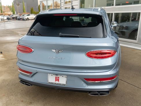 Used 2023 Bentley Bentayga image 6