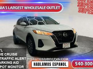 Used 2021 Nissan Kicks SV image 1