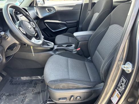 Used 2021 Kia Soul S FWD image 16