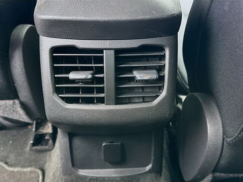 Used 2014 Ford Fusion SE image 16