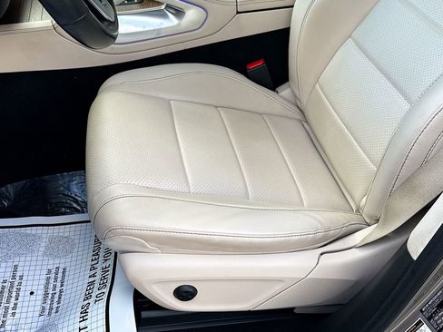 Used 2022 Mercedes-Benz GLE 350 image 21