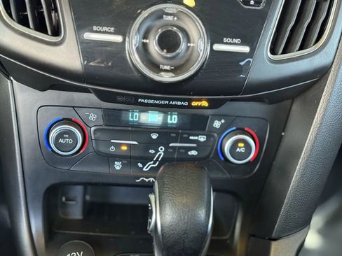 Used 2018 Ford Focus SEL image 34