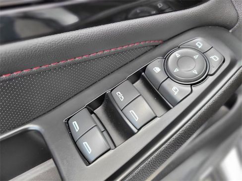 Used 2022 Chevrolet Traverse RS image 7