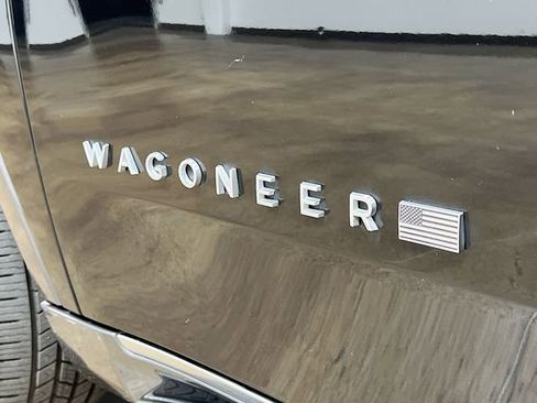 Used 2022 Jeep Wagoneer Series III w/ Flexible Seating Group image 39
