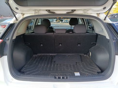 Used 2017 Kia Niro LX image 12