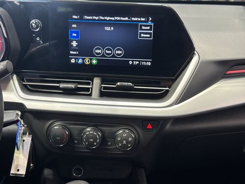 Used 2025 Chevrolet Trax RS w/ Driver Confidence Package FWD image 26