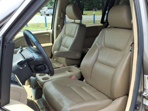 Used 2010 Honda Odyssey Touring image 2
