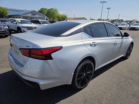 Used 2019 Nissan Altima 2.5 SR w/ SR Premium Package AWD/4WD image 3