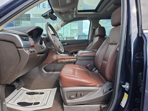 Used 2020 Chevrolet Suburban Premier AWD/4WD image 14