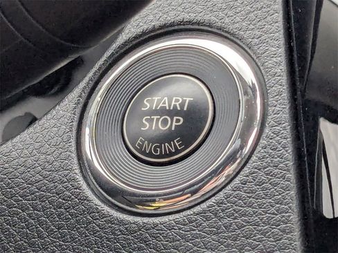 Used 2020 Nissan Rogue SV image 35