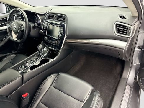 Used 2023 Nissan Maxima SV w/ Floor Mat Group FWD image 16