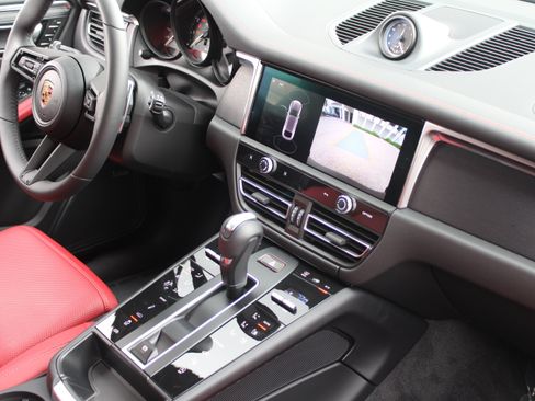 Used 2026 Porsche Macan GTS AWD/4WD image 4
