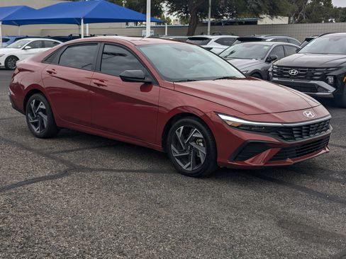 Certified 2025 Hyundai Elantra Sport w/ Cargo Package image 1