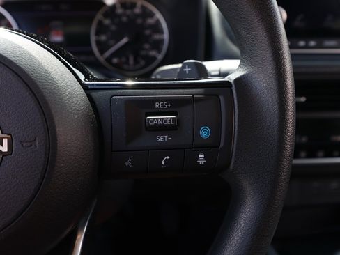 Used 2023 Nissan Rogue SV image 27