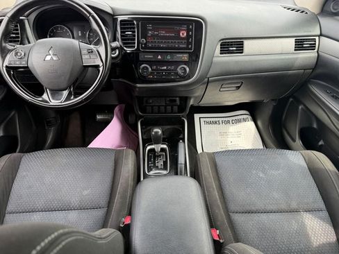 Used 2018 Mitsubishi Outlander SE FWD image 11