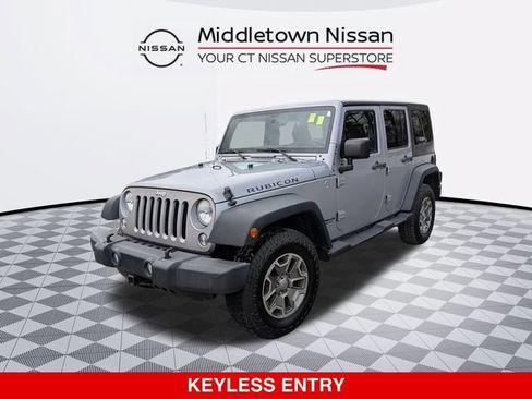Used 2015 Jeep Wrangler Unlimited Rubicon w/ Connectivity Group AWD/4WD image 8