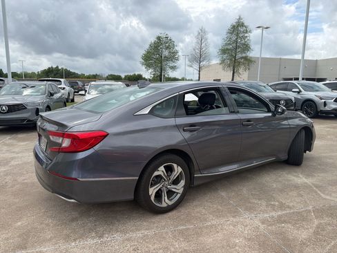 Used 2018 Honda Accord EX image 5