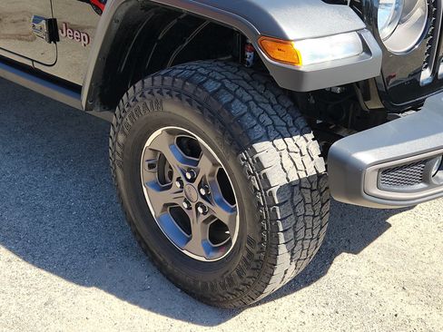 Certified 2020 Jeep Gladiator Rubicon w/ Trailer Tow Package AWD/4WD image 18