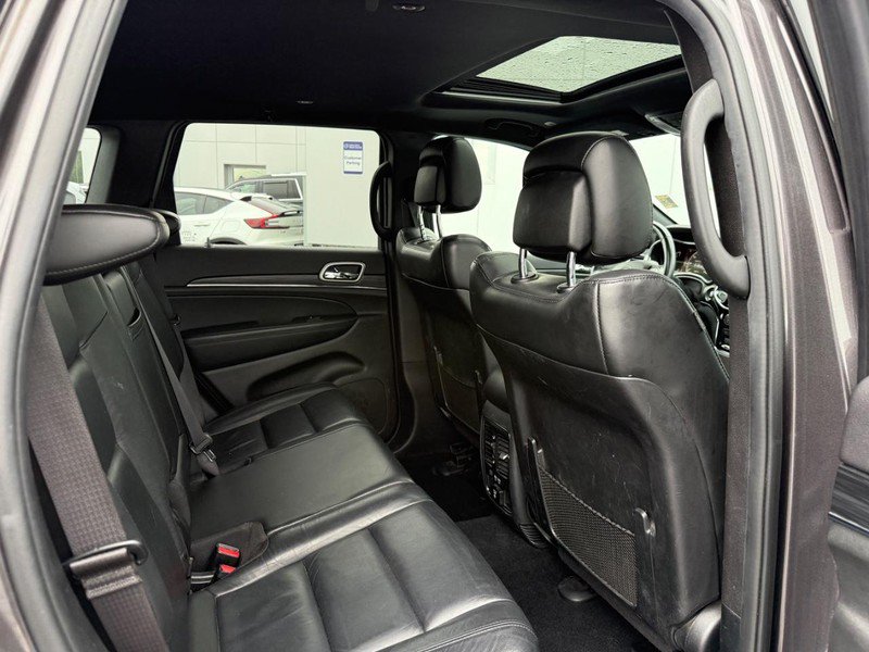 Used 2020 Jeep Grand Cherokee Limited AWD/4WD image 12