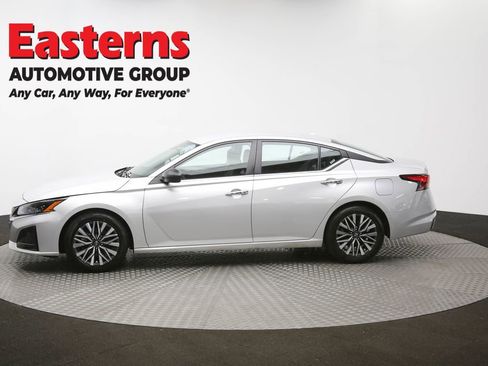 Used 2024 Nissan Altima 2.5 SV image 59