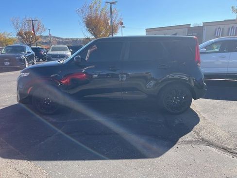 Used 2020 Kia Soul LX image 13