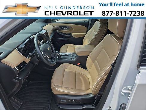 Used 2023 Chevrolet Traverse Premier image 15
