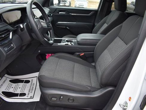 Used 2025 GMC Acadia Elevation image 14