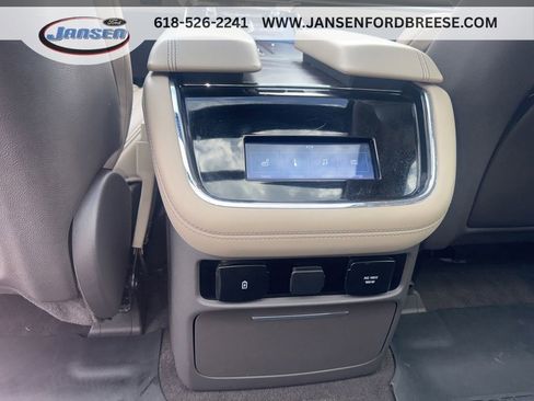 Used 2023 Lincoln Navigator Reserve AWD/4WD image 31
