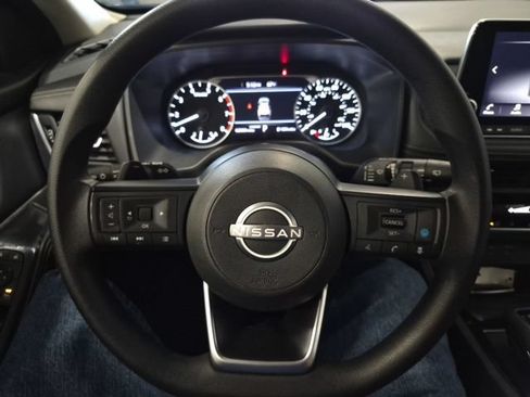 Used 2024 Nissan Rogue SV FWD image 16
