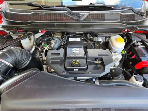 Used 2024 RAM 2500 Laramie AWD/4WD image 36