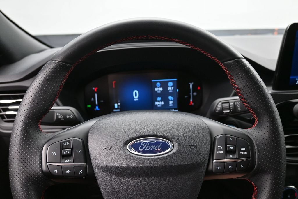 Used 2025 Ford Escape ST-Line Select AWD/4WD image 13