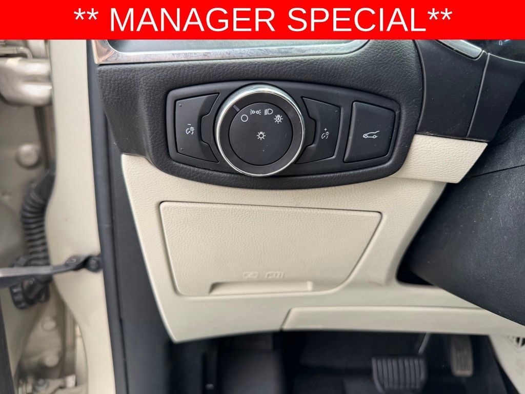 Used 2018 Ford Edge Titanium FWD image 17