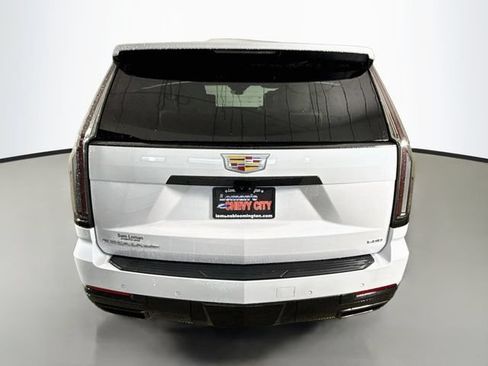 Used 2026 Cadillac Escalade ESV Platinum Sport w/ LPO, Floor Liner Package AWD/4WD image 6
