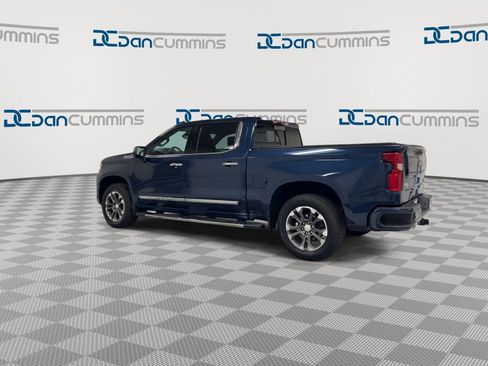 Used 2023 Chevrolet Silverado 1500 High Country w/ Z71 Off-Road Package AWD/4WD image 6