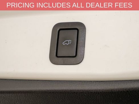 Used 2019 Toyota Highlander Limited FWD image 6