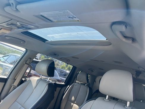 Used 2019 Kia Sedona SX FWD image 10