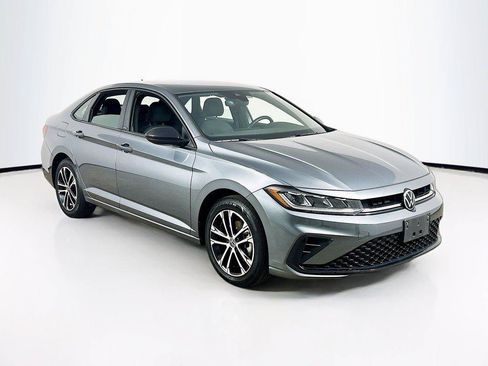 Certified 2025 Volkswagen Jetta Sport FWD image 3