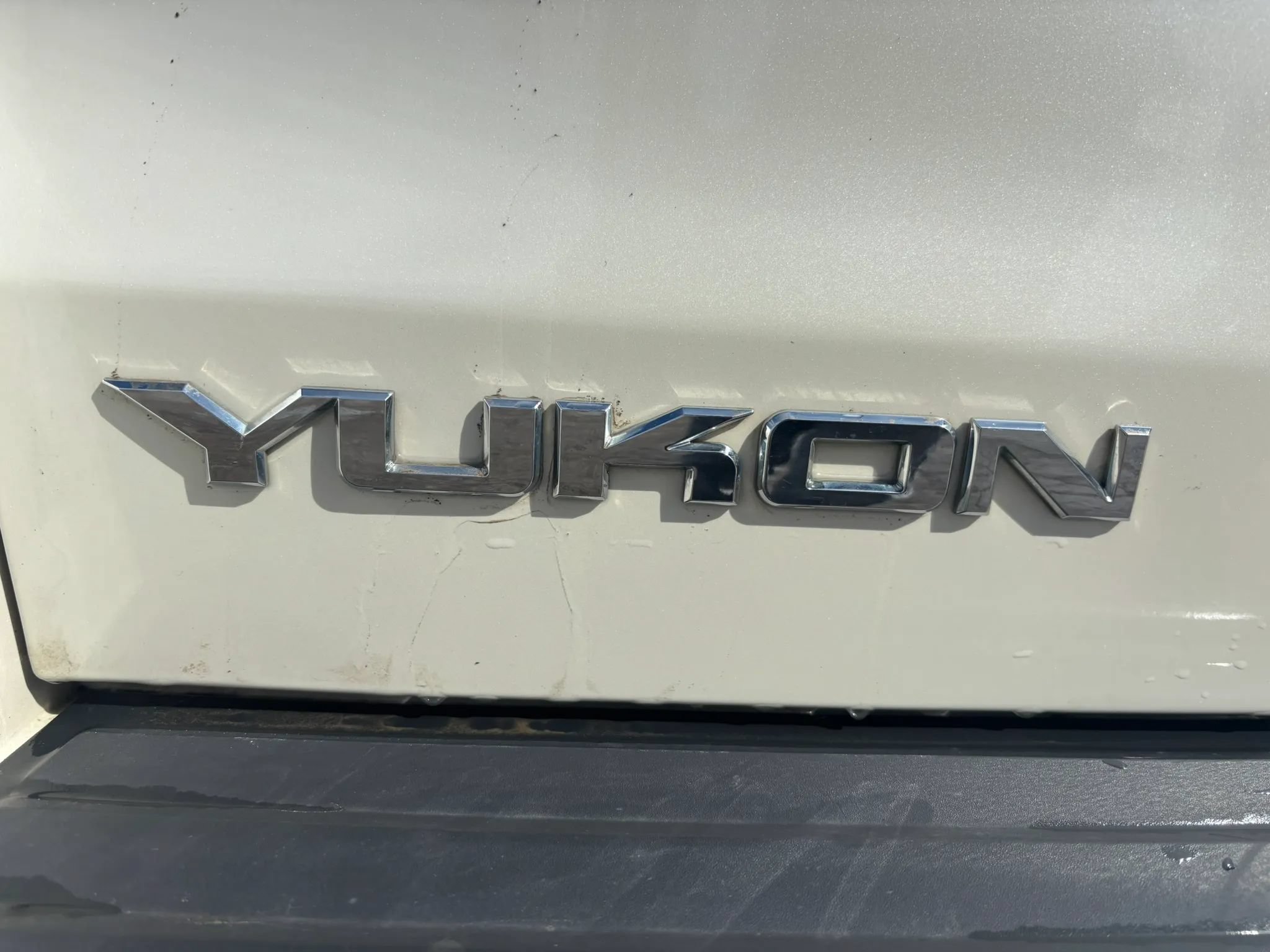 Used 2015 GMC Yukon Denali w/ Touring Package AWD/4WD image 5
