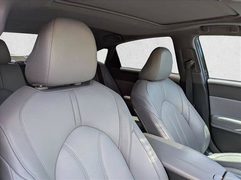 Used 2022 Toyota Avalon XLE w/ Moonroof Package FWD image 27