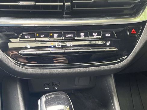 Used 2024 Buick Envista Avenir FWD image 25