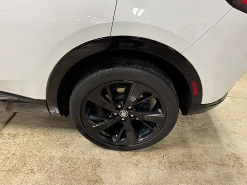 Used 2022 Buick Envision Essence w/ Technology Package I image 8