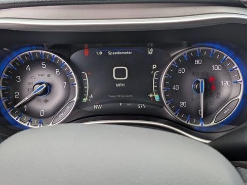 New 2027 Chrysler Pacifica Select FWD image 16