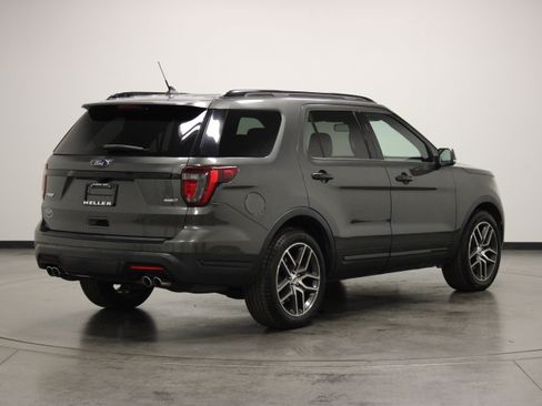 Used 2018 Ford Explorer Sport w/ Equipment Group 401A AWD/4WD image 8