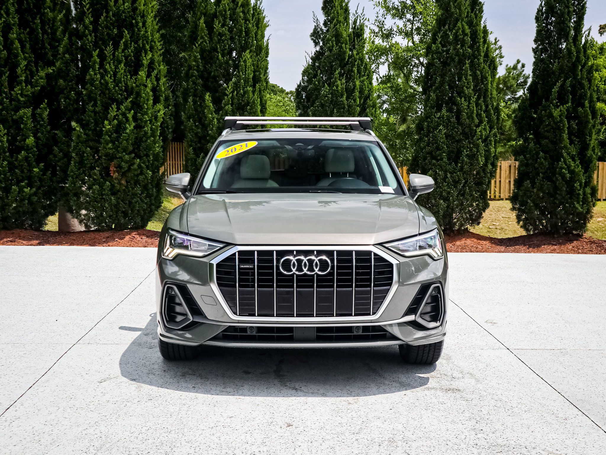Used 2021 Audi Q3 2.0T Premium Plus w/ Premium Plus Package AWD/4WD image 3