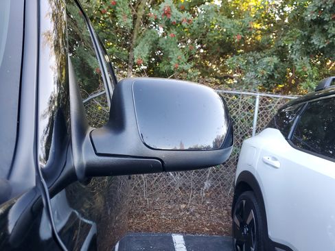 Used 2002 GMC Yukon Denali image 5